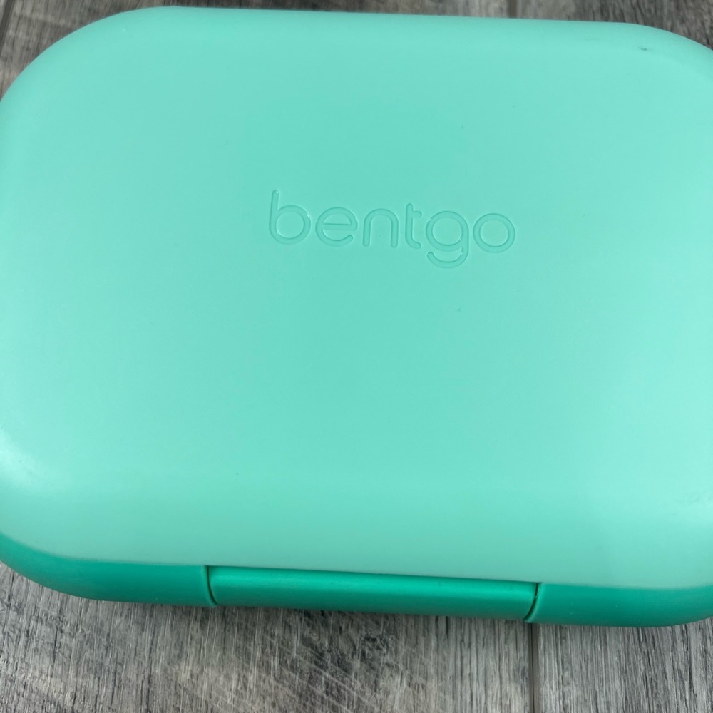 Bentgo Kids Teal Lunch Box - Picture 2 of 14